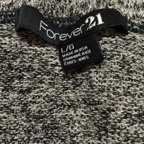 👚Forever 21 women’s 3/4 sleeves sweater - Picture 2 of 4